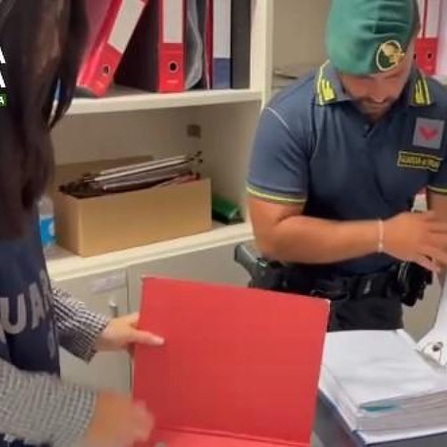 Bologna e Napoli, confiscati due yacht di oltre 500mila euro a imprenditore legato al Clan Aversano