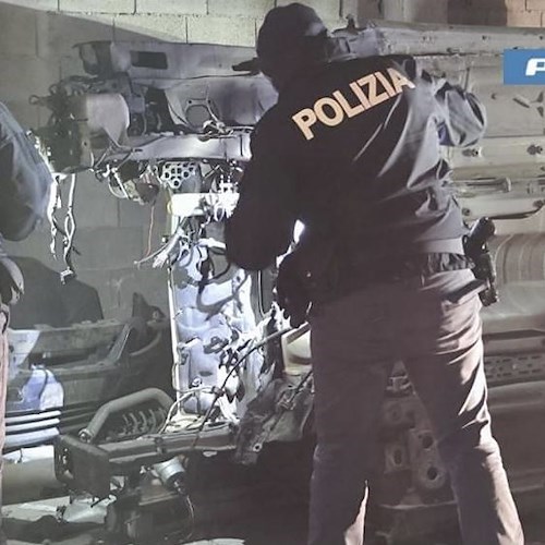 Cava de’ Tirreni, scoperta centrale di riciclaggio di auto rubate<br />&copy; Polizia