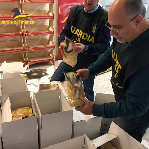 Confezionavano pasta industriale spacciandola per “Pasta di Gragnano IGP”: scoperta maxi frode