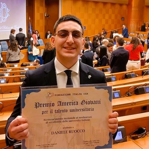 Daniele Ruocco di Minori riceve il Premio America Giovani per il talento universitario alla Camera dei Deputati