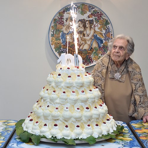 Donna Giuseppa Anastasio compie 100 anni e riceve la Benemerenza Rotariana: festa a Conca dei Marini <br />&copy; Pino Falcone - CVC Conca