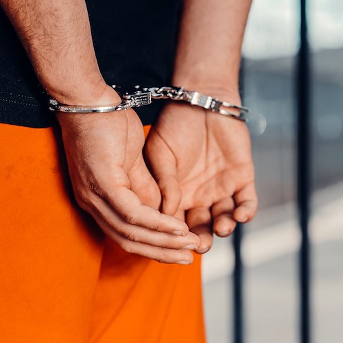 Emilia Romagna, scarcerato da un'ora 17enne straniero viene arrestato per un'altra rapina
