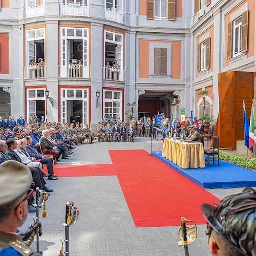Un momento della cerimonia a Napoli