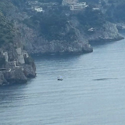 Si schianta sugli scogli del Fiordo di Furore col parapendio, ragazzo riporta fratture multiple