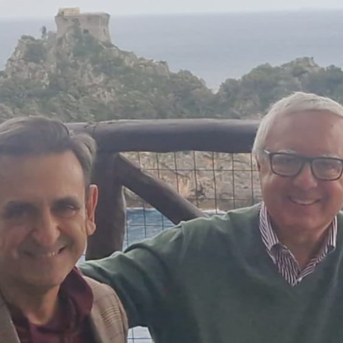 Il professore Andrea Margelletti torna a Conca dei Marini accolto dall'imprenditore Salvatore Criscuolo