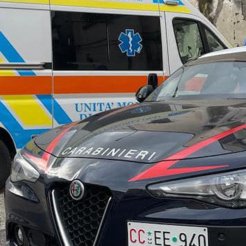 Ambulanza, carabinieri <br />&copy; Nessuno tocchi Ippocrate