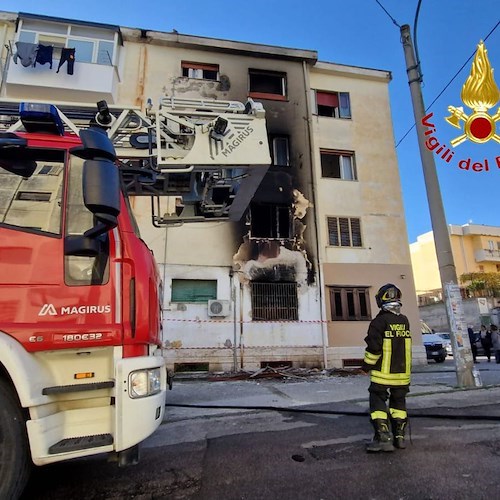 Incendio ad Eboli: salvate due persone rimaste intrappolate a causa delle fiamme<br />&copy; Vigili del Fuoco