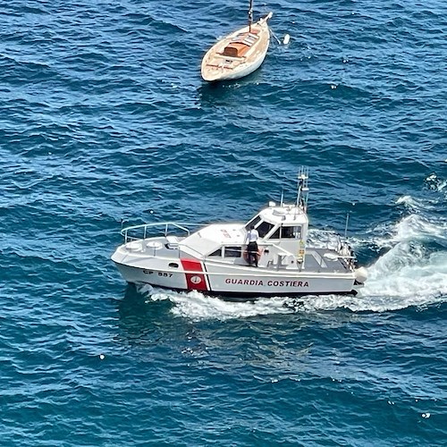 Incidente a Cetara: si tuffa e nella risalita batte la testa contro lo scafo della propria imbarcazione