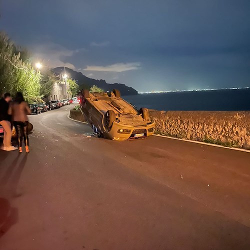 Incidente ad Amalfi sulla Statale 163 in località Vettica /foto
