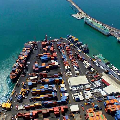 Incidente sul lavoro al porto di Salerno: un morto e un ferito