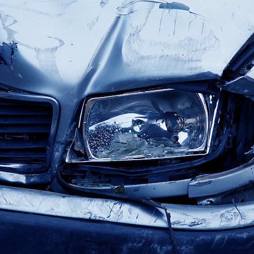 Incidente d'auto <br />&copy; PublicDomainPictures su Pixabay