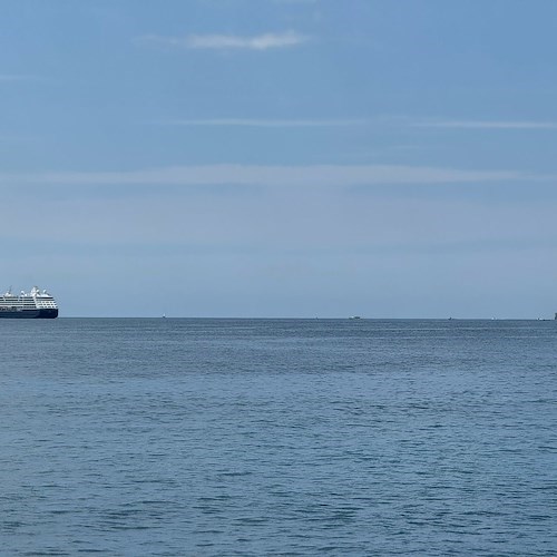 Azamara Journey vista da Maiori<br />&copy; Massimiliano D'Uva