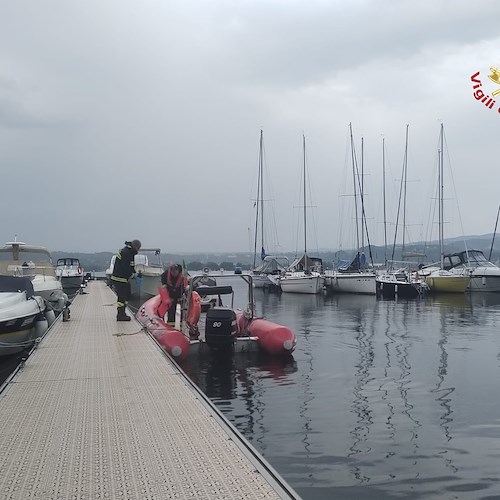 Lago Maggiore, house-boat carica di turisti si ribalta a causa del temporale: quattro morti