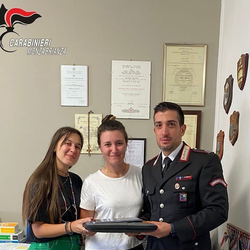 Carabinieri trovano pc a studentessa <br />&copy; Carabinieri Monza Brianza