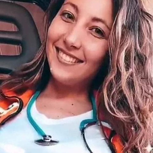Napoli prega per Tonia: l'infermiera 118 ricoverata in gravi condizioni al Cardarelli dopo incidente stradale 