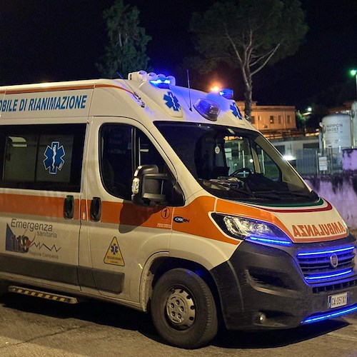 Ambulanza <br />&copy; Nessuno tocchi Ippocrate