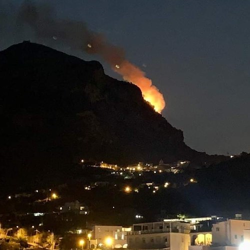 Incendio a Massa Lubrense