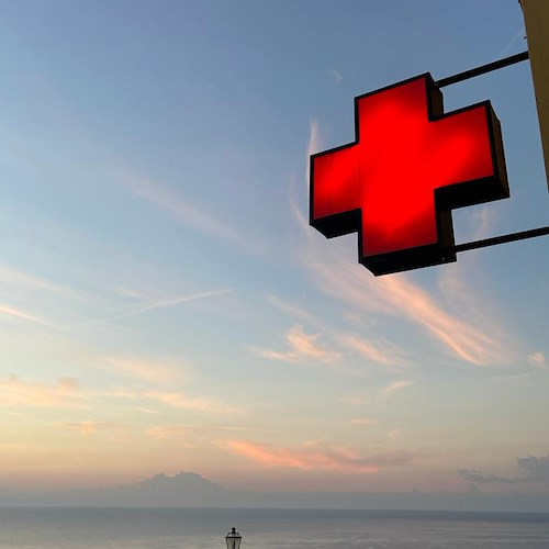 Ospedale Costa d'Amalfi, medico ha malore durante il turno e riconosce infarto, salvato al Ruggi