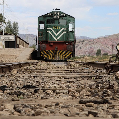 Pakistan, deragliamento treno provoca 30 morti e un centinaio di feriti