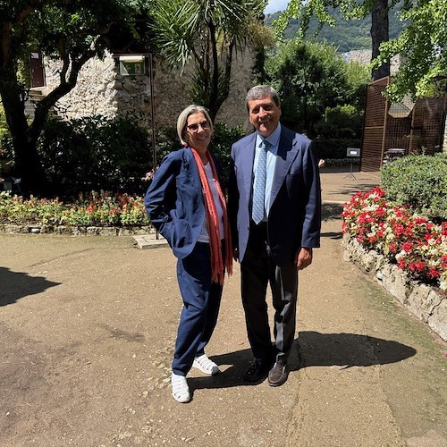 Maurizio Pietrantonio accoglie la direttrice del MAXXI a Villa Rufolo