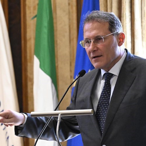 Sanità, Cirielli attacca la giunta: “Altro che primati, qui si offende la sofferenza dei campani”