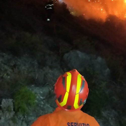 Torna a bruciare la Costiera Amalfitana: nuovo incendio a Maiori