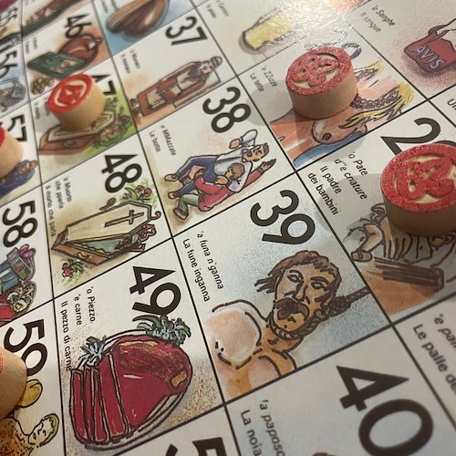 Tombola<br />&copy; Maria Abate