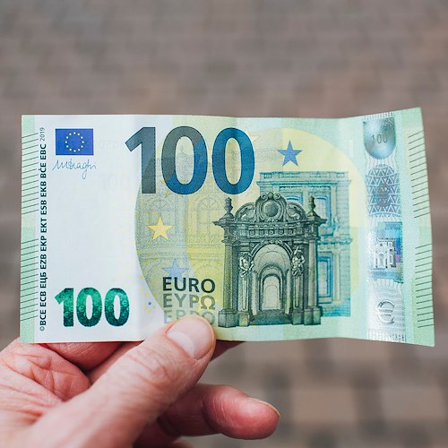 Trovati in possesso di oltre 14mila euro in banconote false: arrestati in tre a Capaccio Paestum<br />&copy; Foto da Pexels